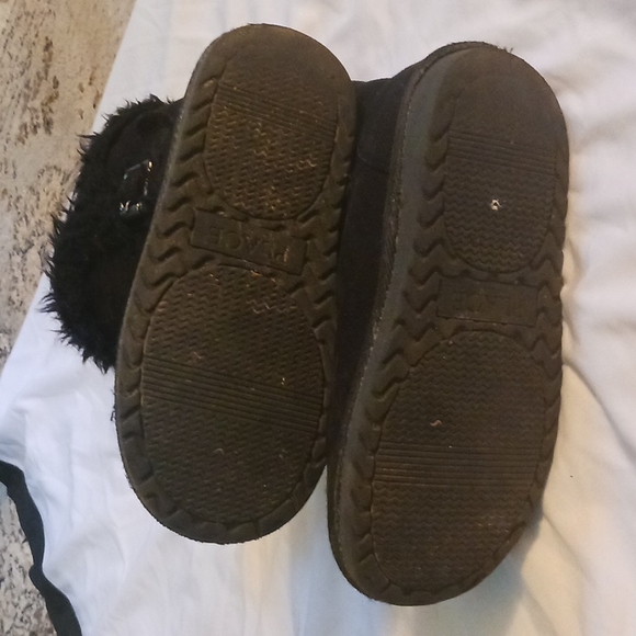 Black, Children's Place, fur lined boots - Picture 4 of 4